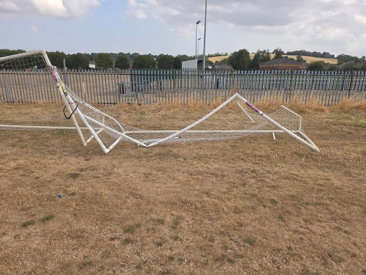 Harrowby United Juniors Fundraising for New Goalposts — Grantham news photo